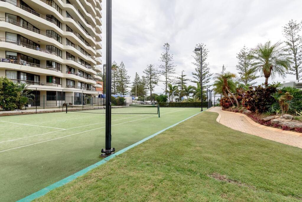 Beachy, Bright, And The Best Location On The Gc! Apartamento Gold Coast Exterior foto